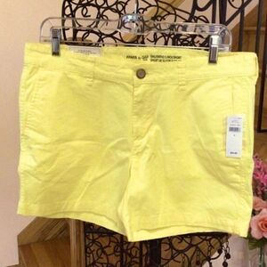 GIRLFRIEND KHAKIS BY GAP BRIGHT SUNFLOWER YELLOW SHORTS 6 NWT
